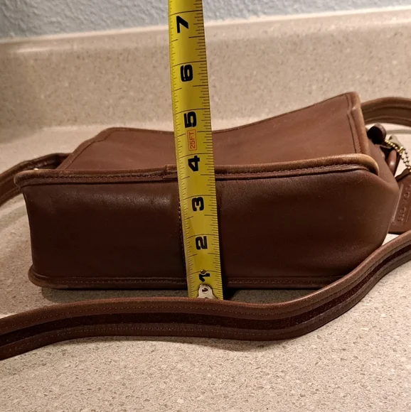 Vintage Coach Cognac Brown Leather Crossbody Bag - Picture 5 of 16